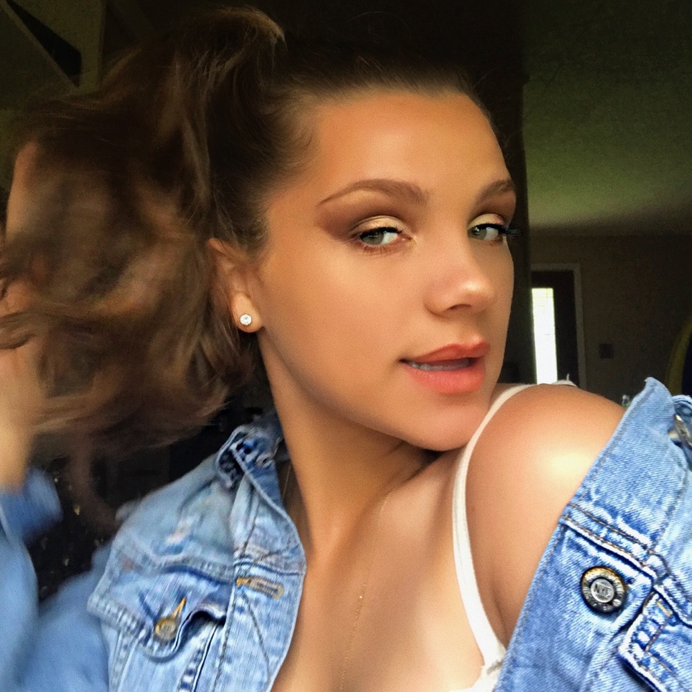 Meet your Posher, Jocelyn